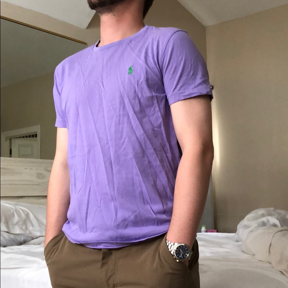 Men’s lavender v neck Ralph Lauren tee